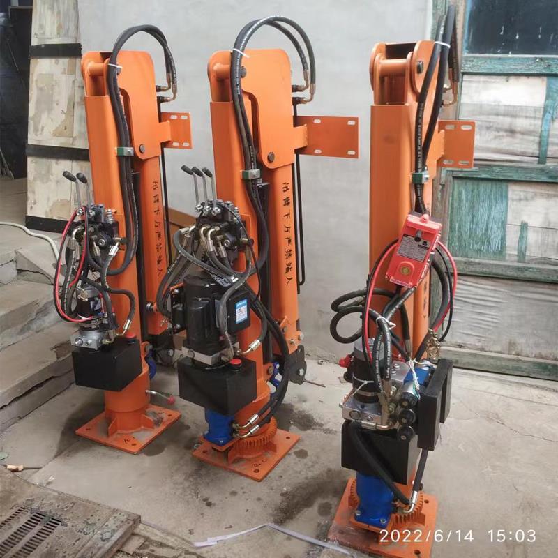 新荣区重汽蓝牌随车吊 3.2吨 国六动力强 液压驱动 农用自卸起重机